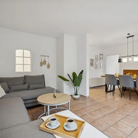 Fuer Bis Zu 8 Personen, Garten, Strandnah Apartment Schillig