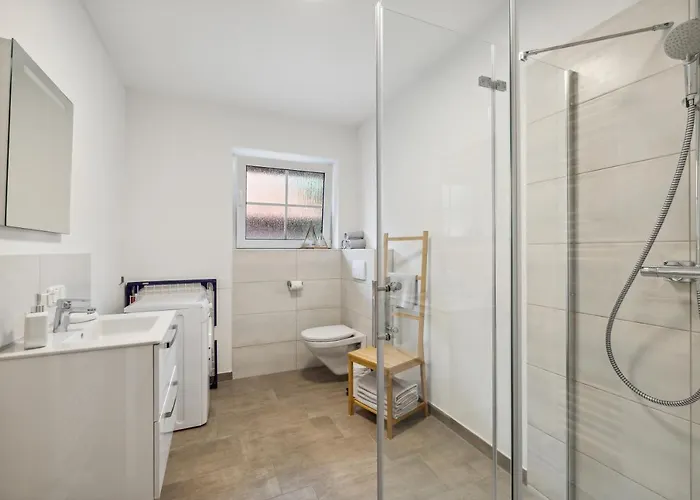 Apartman Fuer Bis Zu 8 Personen, Garten, Strandnah